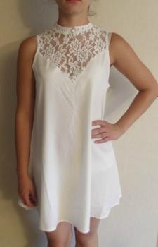 Letné šaty s čipkou