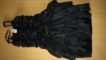 Šaty veľ. 158 a 134, čierne lesklé s volánikmi