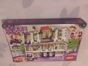 LEGO Friends 41101 Hotel Grand v mestečku Heart