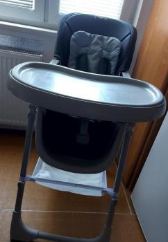 Momi jedálenská stolička 