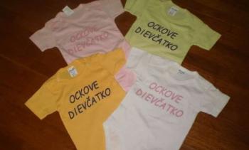 body s nápisom – ockove dievčatko