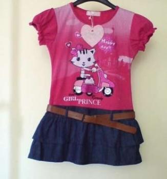 Krásné červené šatečkyHELLO KITTY